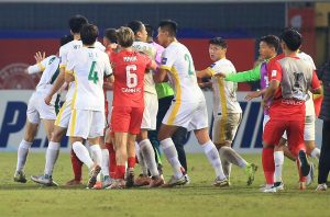 Hỗn chiến tái diễn ở trận CAHN thắng ngược Bắc Kinh Quốc An tại AFC Champions League Two_692acff2c41fe.jpeg