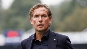 Cánh tay phải của Patrick Kluivert từ chối thay thế Robin van Persie_694130d0c6adf.jpeg