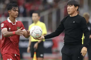 CĐV Indonesia tẩy chay HLV John Herdman, gọi tên Shin Tae-yong_695383cc3d7b8.png