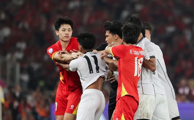 Chuyên gia Indonesia: U23 Lào “dựng xe buýt” như Việt Nam_694126848aff8.jpeg