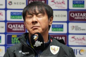 Cổ động viên Indonesia tấn công Tommy Welly vì mỉa mai Shin Tae-yong_694132acb88b8.jpeg