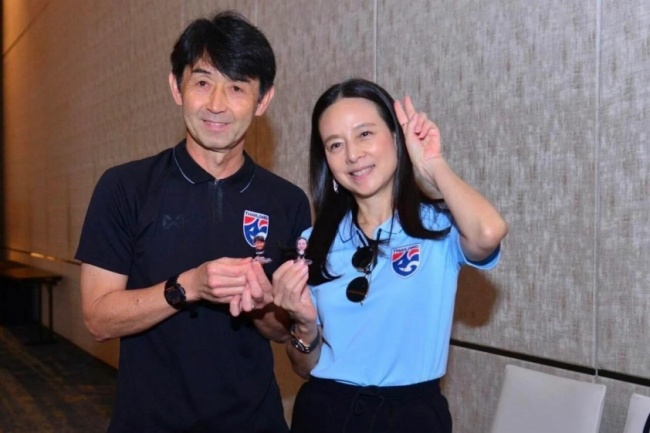 Dư luận Thái Lan chia rẽ khi Madam Pang lên tiếng vụ sa thải HLV Ishii_694120f212b45.jpeg