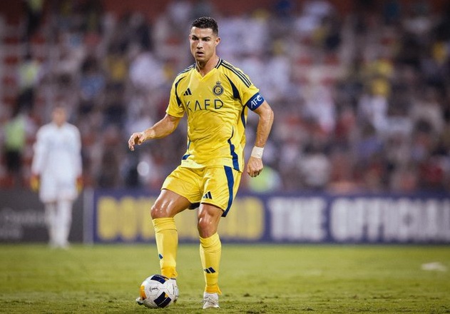 Gọi tên Messi, CĐV đối thủ khiêu khích Ronaldo_6941350cebbd7.jpeg