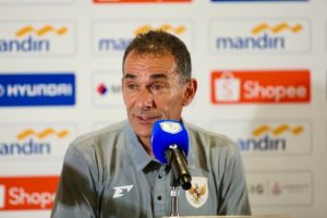 HLV Gerald Vanenburg nói thẳng vấn đề lớn nhất của U23 Indonesia_694128360c72b.jpeg