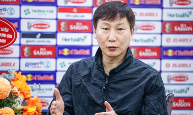 HLV Kim Sang-sik “chê” bàn thắng của Supachok trên báo Hàn_694132d11505d.jpeg