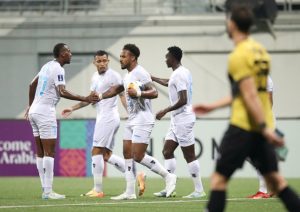 HLV Vũ Hồng Việt đổ thừa mặt sân khi Nam Định hòa CLB Singapore_694135061d51f.jpeg