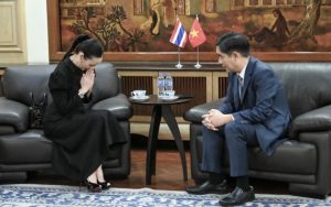 Madam Pang trực tiếp đến Đại sứ quán Việt Nam xin lỗi vụ nhầm quốc kỳ_6941201a04f66.jpeg