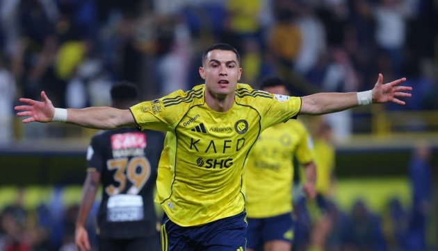 Ronaldo lại khiến thế giới cúi đầu trước đẳng cấp_695387470c890.jpeg