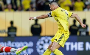 Ronaldo lập cú đúp, Al Nassr ngược dòng thắng Al Fayha phút bù giờ_69411fdb4d8b6.jpeg