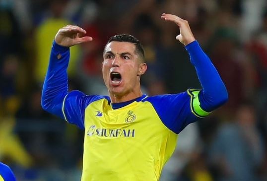 Ronaldo lập siêu phẩm giúp Al Nassr lội ngược dòng_694140a6bca2e.jpeg