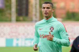 Ronaldo tiết lộ bài tập yêu thích khi dần có tuổi_694136398bad8.jpeg
