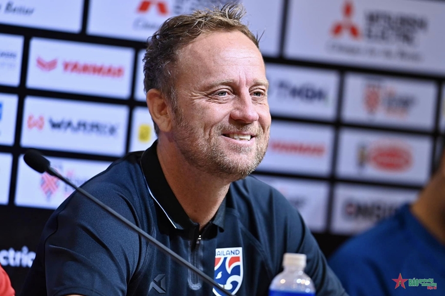 Sắp đấu Trung Quốc, HLV Thái Lan công bố tin vui_69413c5e8c8a4.jpeg