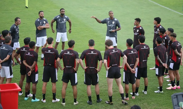 Báo lớn Anh khen ngợi Indonesia, gọi là “quốc gia đam mê bóng đá nhất châu Á”_695bb3d80986c.jpeg