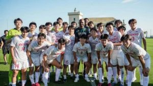 Đội tuyển sinh viên Nhật Bản đánh bại Fiorentina, gây sốc châu Âu_695bb9ac2a014.jpeg