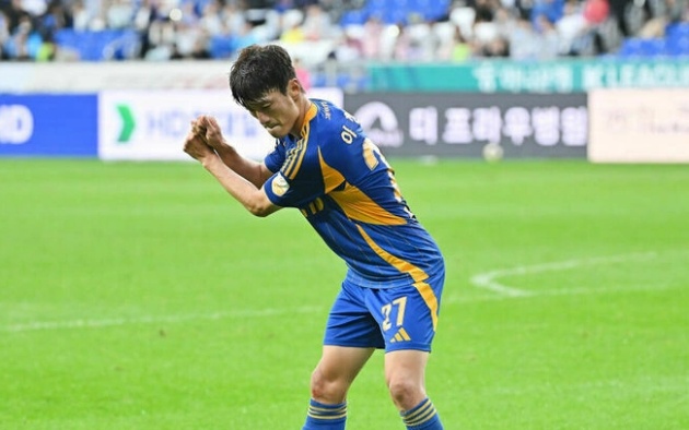 HLV Shin Tae-yong bị chế giễu_695baf7fc7fe8.jpeg