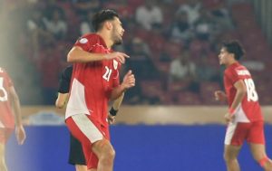 Jens Raven nhảy lò cò phòng ngự: Tinh thần thép của U23 Indonesia_695bbc49d2e29.jpeg