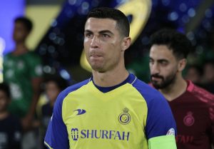 Ronaldo nhận cảnh báo khi chơi ở Saudi Arabia_695bded36154c.jpeg