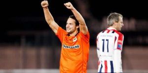 Sự cố cầu thủ bị điện giật ngay trên sân làm chấn động bóng đá Thái Lan_695bc761314c1.jpeg