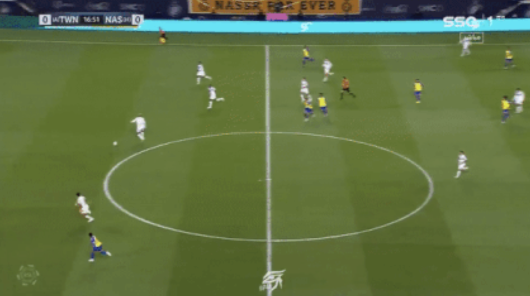 Truyền thông trầm trồ trước pha xử lý của Ronaldo_695bddba0dc12.png