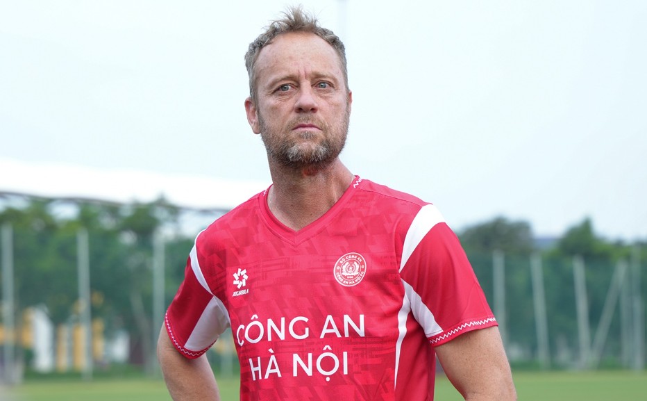 Tuyển Singapore muốn chiêu mộ HLV CAHN_695bbb9218a65.jpeg