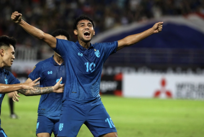 Tuyển Thái Lan bất ngờ đi tìm đối thủ đá giao hữu_695bde77736f1.png