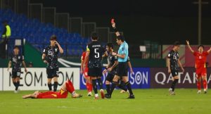 Khi đồng đội cứu rỗi đôi chân vàng của Đình Bắc_69859301d5a20.jpeg